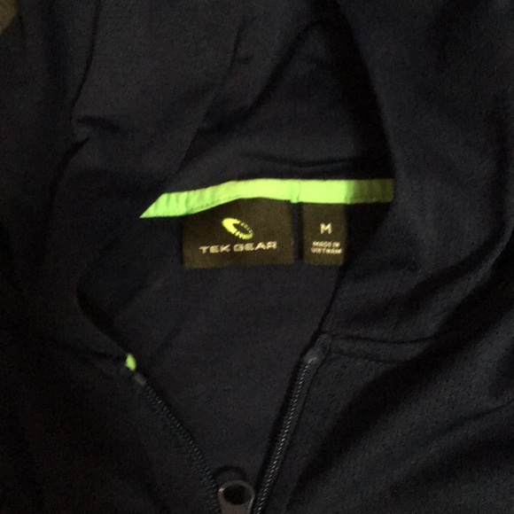 Workout tops BUNDLE. Nike Fila Tek Gear - Picture 8 of 8